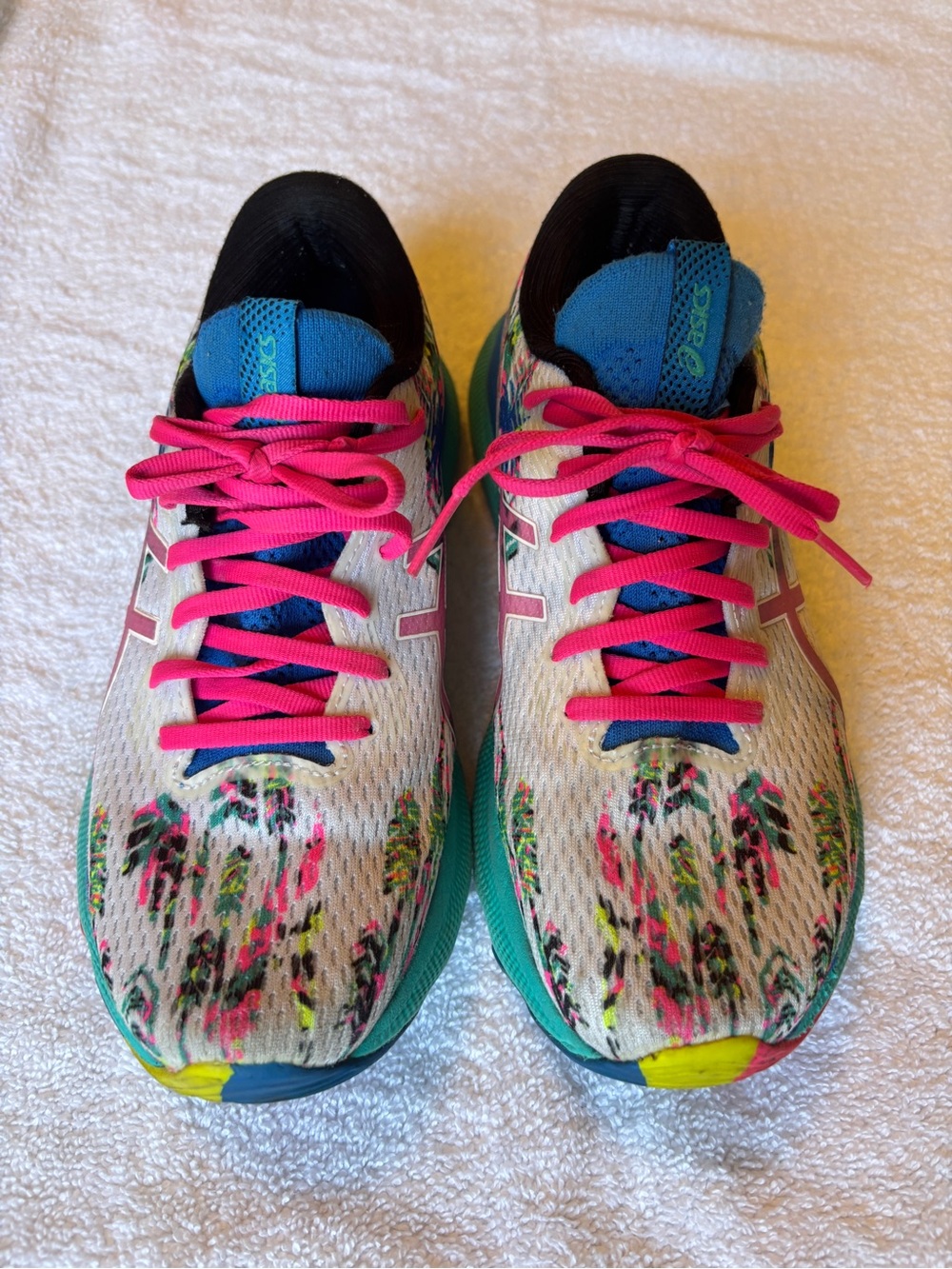 Asics Women’s Gel Nimbus 24 White Running Shoes w/ Pink Laces & Teal Accents,  7